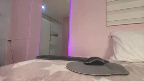 biancaa__18 online show from November 6, 9:07 pm