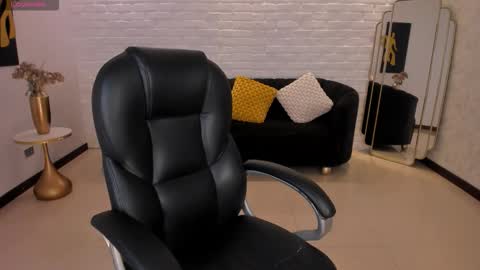 Bianca Pierce online show from October 29, 1:24 pm