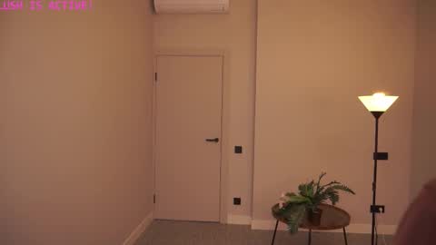 Ophelia online show from October 22, 7:04 pm