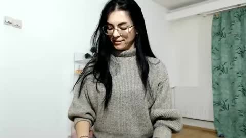 Snapshot of bibitina chatting on December 5, 6:06 pm innasugarwild online show from December 5, 6:06 pm
