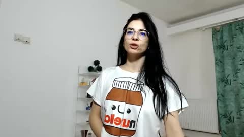 Snapshot of bibitina chatting on December 6, 5:14 am innasugarwild online show from December 6, 5:14 am