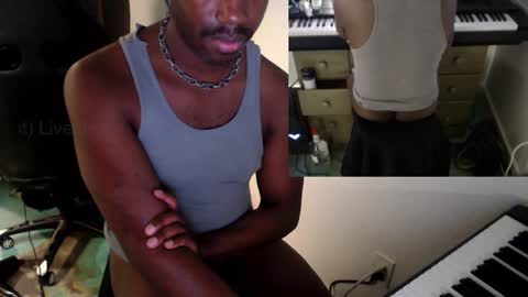 BicepsandFrot online show from March 2, 12:01 pm