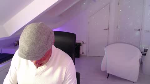 Bickel online show from November 26, 2:09 am