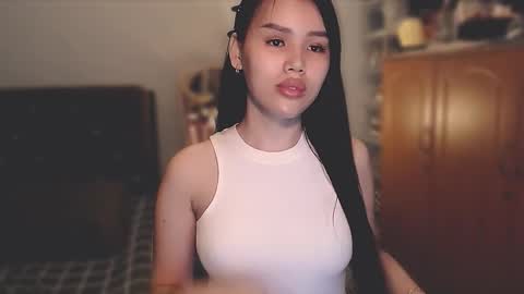 Mia online show from February 13, 2:09 pm