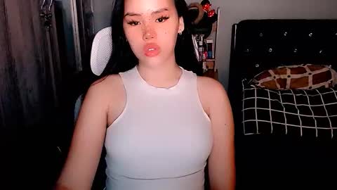 Mia online show from February 22, 4:09 pm