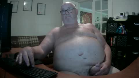 Bigaussie online show from February 6, 1:49 am