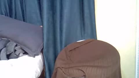 Vee online show from November 23, 3:37 am