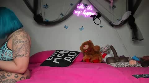 bigbuttsarena online show from February 17, 2:42 am