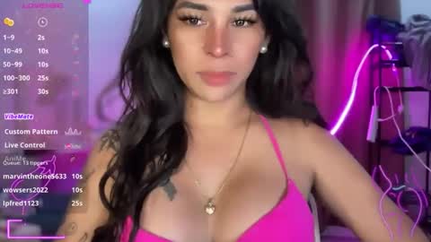 Snapshot of bigcockamanda23 chatting on October 28, 4:41 pm queen amanda online show from October 28, 4:41 pm