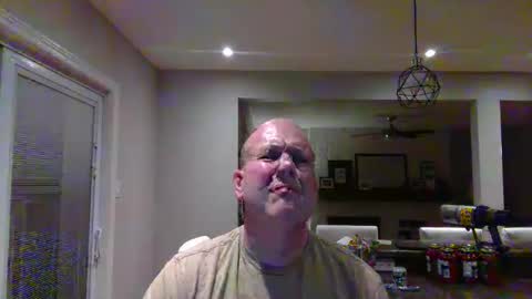 Snapshot of bigdave10005 chatting on October 30, 3:40 am bigdave10005 online show from October 30, 3:40 am