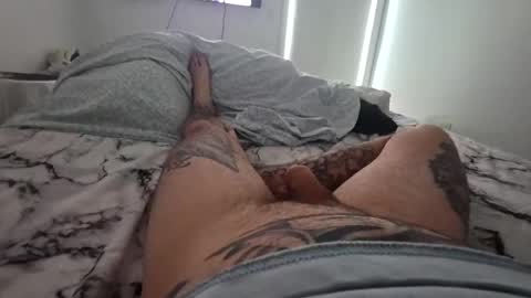 Snapshot of bigdogjye93 chatting on November 1, 1:28 am Jay online show from November 1, 1:28 am