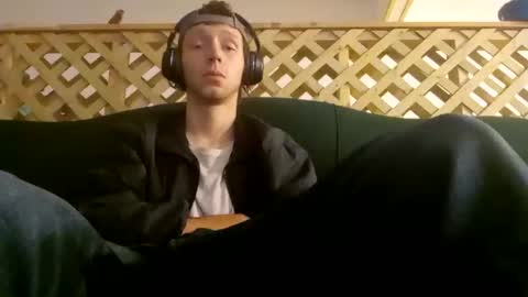 Snapshot of biggestboiiii chatting on February 3, 3:20 am biggestboiiii online show from February 3, 3:20 am