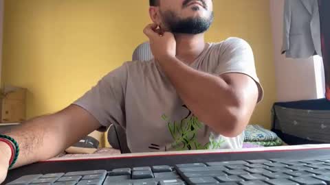 bighandsomesatisfy online show from April 11, 11:14 am