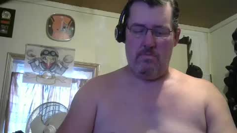 Snapshot of bigjohn41000 chatting on October 13, 9:28 pm bigjohn41000 online show from October 13, 9:28 pm