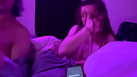 Snapshot of bigkitties69 chatting on February 14, 2:54 pm Bigkitties online show from February 14, 2:54 pm