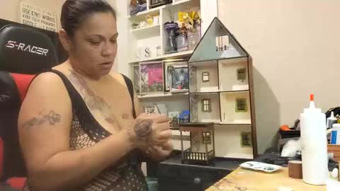 the Mini mami online show from March 7, 2:15 am