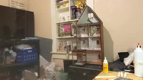 the Mini mami online show from March 7, 5:40 am