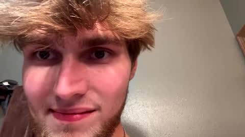 Snapshot of bigskinnyboyshh chatting on September 23, 1:10 am bigskinnyboyshh online show from September 23, 1:10 am