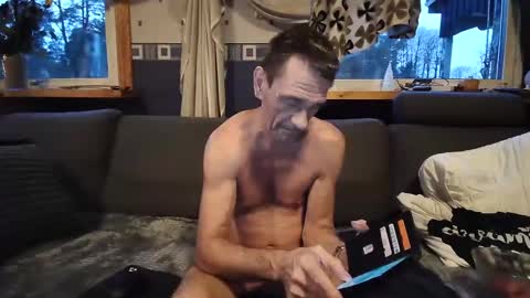 bigswe1 online show from January 1, 7:41 am