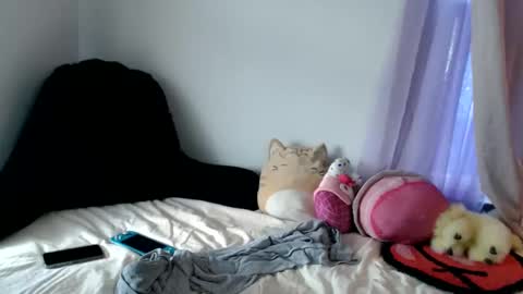 Morgan Lafeuille online show from November 25, 3:55 pm