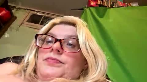 bigtits133 online show from April 29, 4:28 am