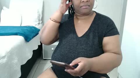 Lona online show from November 30, 4:19 am