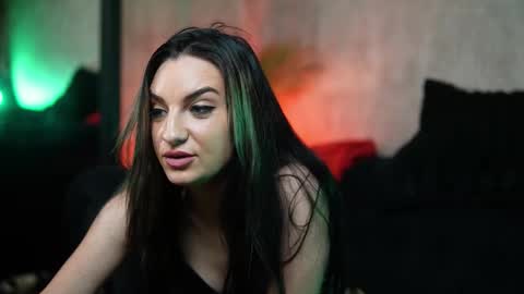  Biki  online show from November 13, 10:45 pm