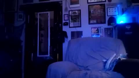 billygunn13 online show from January 5, 11:41 pm