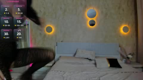 Pariss online show from November 17, 4:59 am