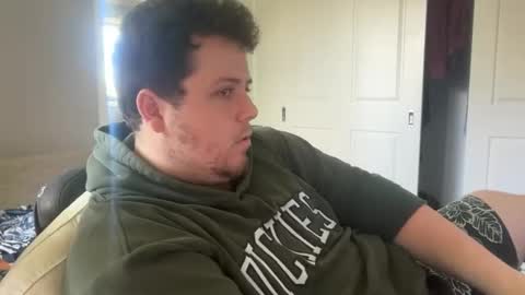 Snapshot of bisexualchubbyboy chatting on January 11, 4:27 am james online show from January 11, 4:27 am