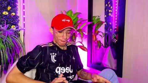  ..  .. online show from October 18, 6:12 pm