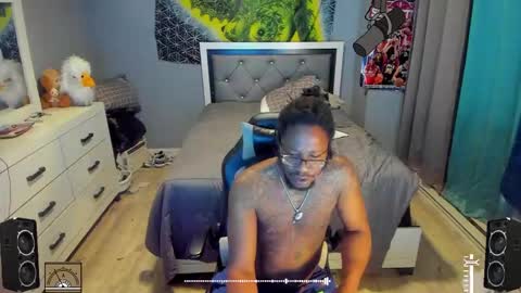 Snapshot of blaccanalmatters chatting on January 19, 10:39 pm Plant Base Streamers From Pennsylvania online show from January 19, 10:39 pm