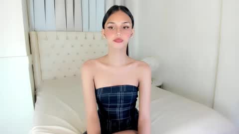 Islandgirl online show from March 18, 1:50 pm