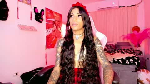 Snapshot of black_cat123 chatting on December 19, 12:24 am black_cat123 online show from December 19, 12:24 am