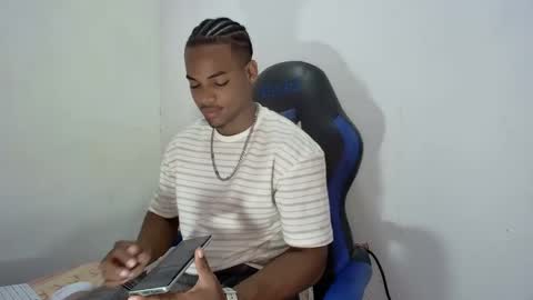 tu morenito online show from September 15, 4:30 pm