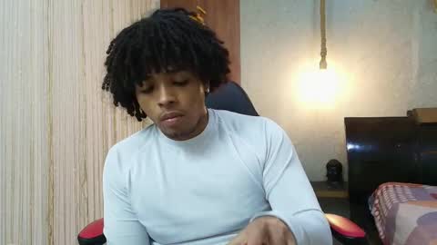 black_king_241 online show from March 26, 4:18 am