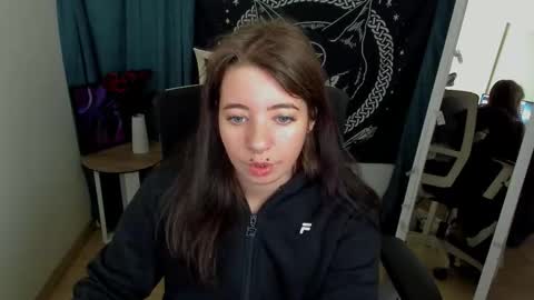  Black Kittie    Wednesday - 1300 - 1900 GMT help me get 100 thumbs up online show from September 18, 12:31 pm