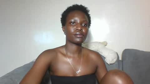 Snapshot of black_mellanin01 chatting on October 12, 9:38 pm black_mellanin01 online show from October 12, 9:38 pm