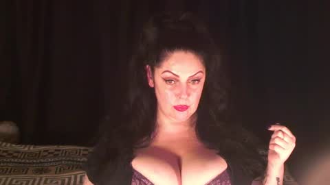 Sarah online show from March 10, 2:21 pm