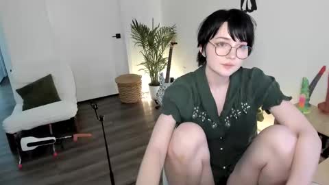 Ella online show from October 17, 4:11 pm