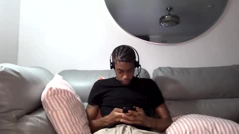 Snapshot of blackbulltitus chatting on October 7, 10:17 pm BlackBullTitus online show from October 7, 10:17 pm