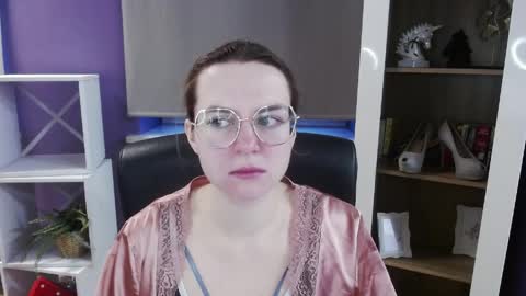 Z O E Y online show from April 1, 4:46 am