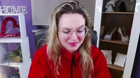 Z O E Y online show from January 19, 5:39 am