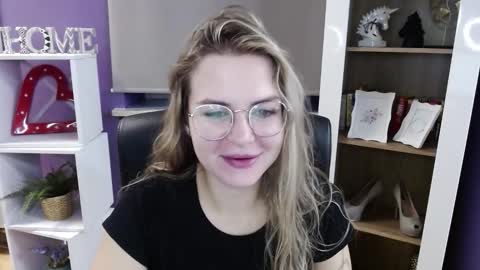 Z O E Y online show from October 27, 5:29 am