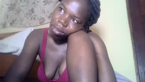 Snapshot of blacksexygal chatting on March 11, 4:41 am SARAH online show from March 11, 4:41 am