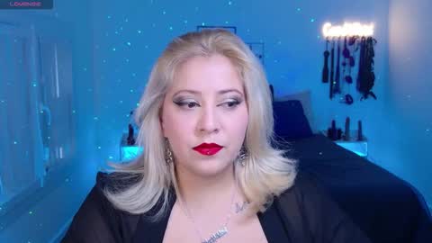 Johana S online show from November 10, 9:12 am