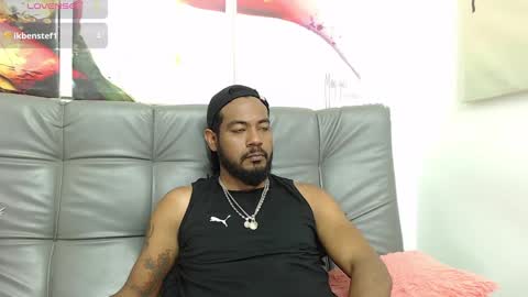 Snapshot of bladehot_ chatting on October 2, 2:49 pm Richard online show from October 2, 2:49 pm