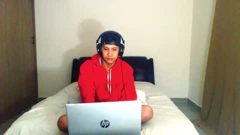 bladetrinit online show from November 26, 12:41 am