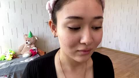 Mila online show from March 20, 9:36 am