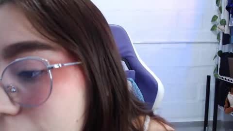 Snapshot of blairvicent chatting on September 29, 12:59 pm online show from September 29, 12:59 pm